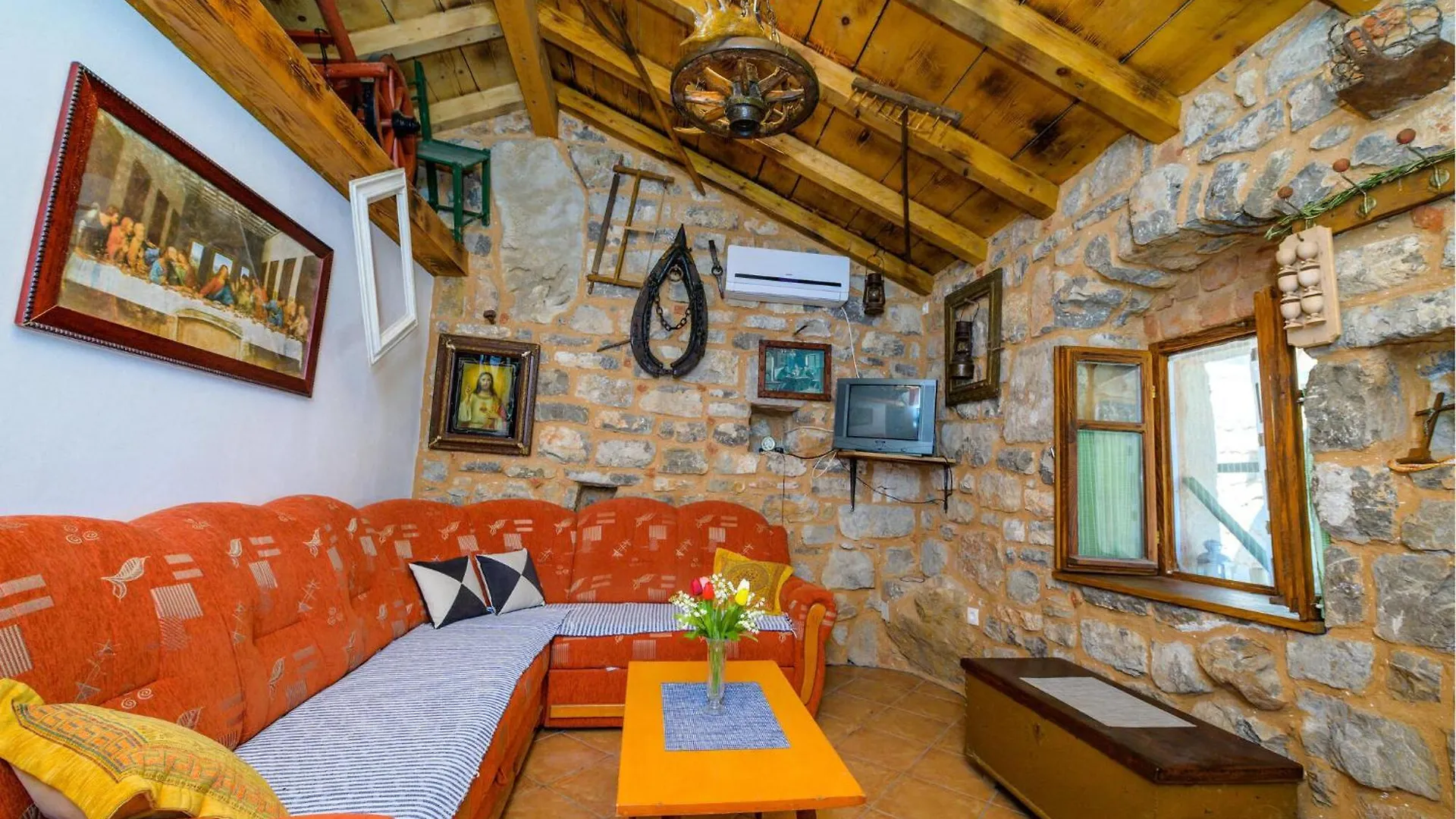Holiday home Cozy Home In Poljica With Kitchen Poljice